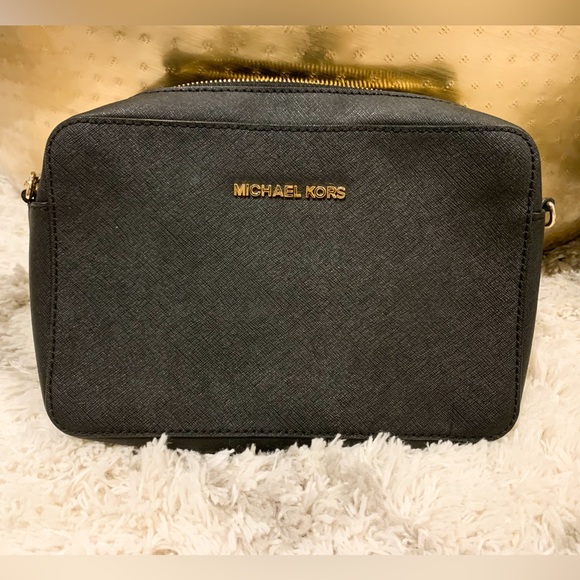 Michael Kors crossbody. - Picture 2 of 3
